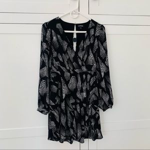 Express Black/White Faux Wrap Dress Long Sleeve Size XS